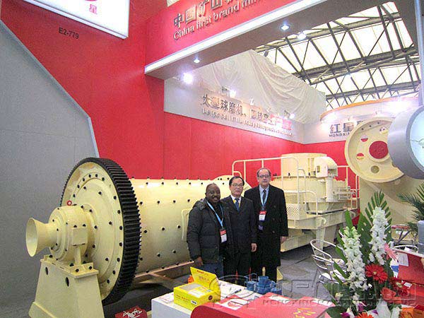 �첩��ĥ��չ���ֳ�