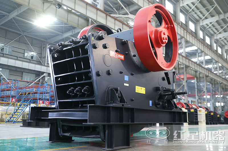 毛石破碎机图片 毛石破碎机图片