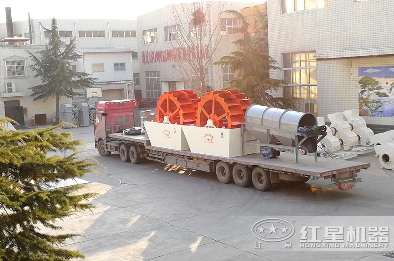 轮式洗砂机装车准备发货 轮式洗砂机装车准备发货