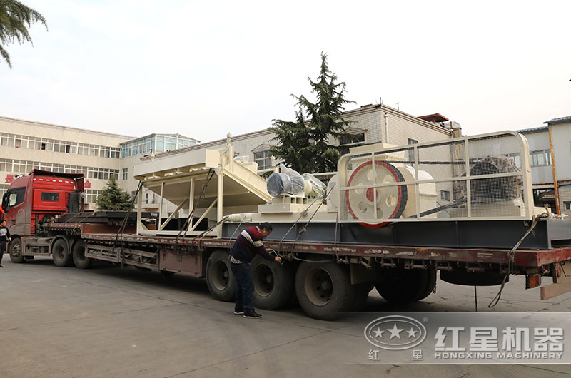 大型对辊制砂机设备发货 大型对辊制砂机设备发货中