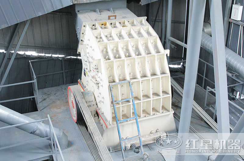 锤式破碎机石灰石破碎现场 锤式破碎机石灰石破碎现场