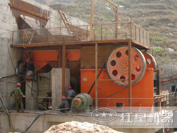 �ʽ�����