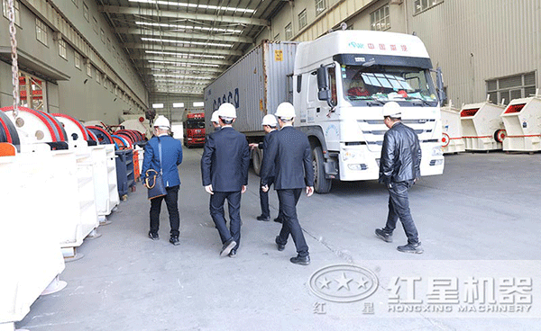 ����������ͬ�û��ιۿ����첩�豸