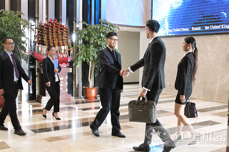 ���ʿͻ�����