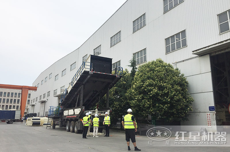 ɽ���û��������쳵���ƶ���ɳ��