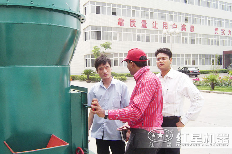 ÿ��10�ֵĴ�ʯ�ۻ����Ķ��У�������