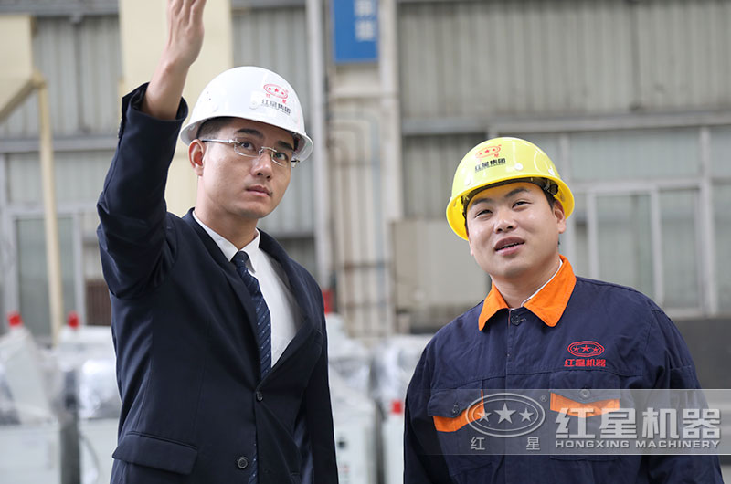 �첩����������Ա�ڳ�ָ��